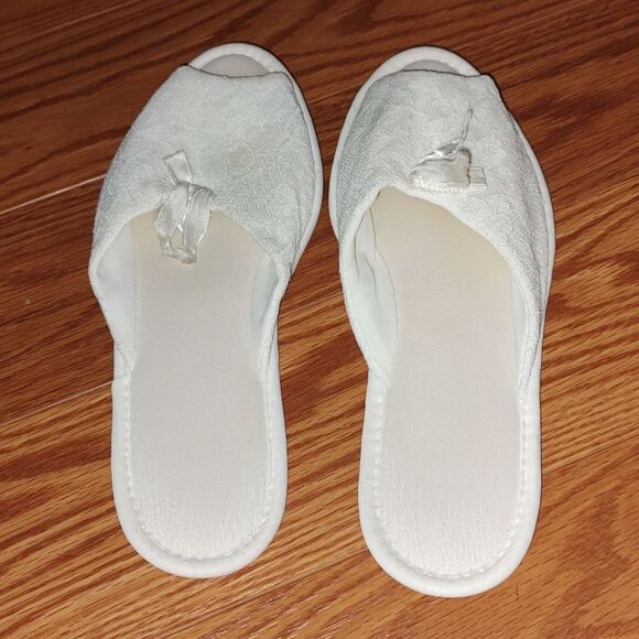 Vintage Sears light ivory  bedroom slippers slippers with lace overlay   Sz M - Picture 3 of 7